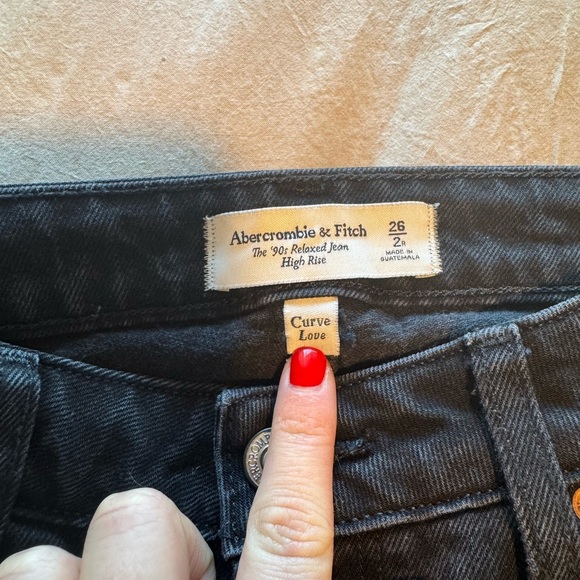 Abercrombie & Fitch Curve Love 90s Relaxed Fit Black Jeans - Size 26 Regular - Picture 2 of 8